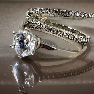 Elegant Silver Women's Ring